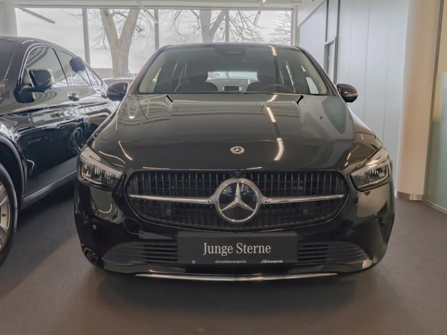 Mercedes-Benz B 250 4M Progressive/LED/360/Pano/AHK/Totw/Memo Noir - 2
