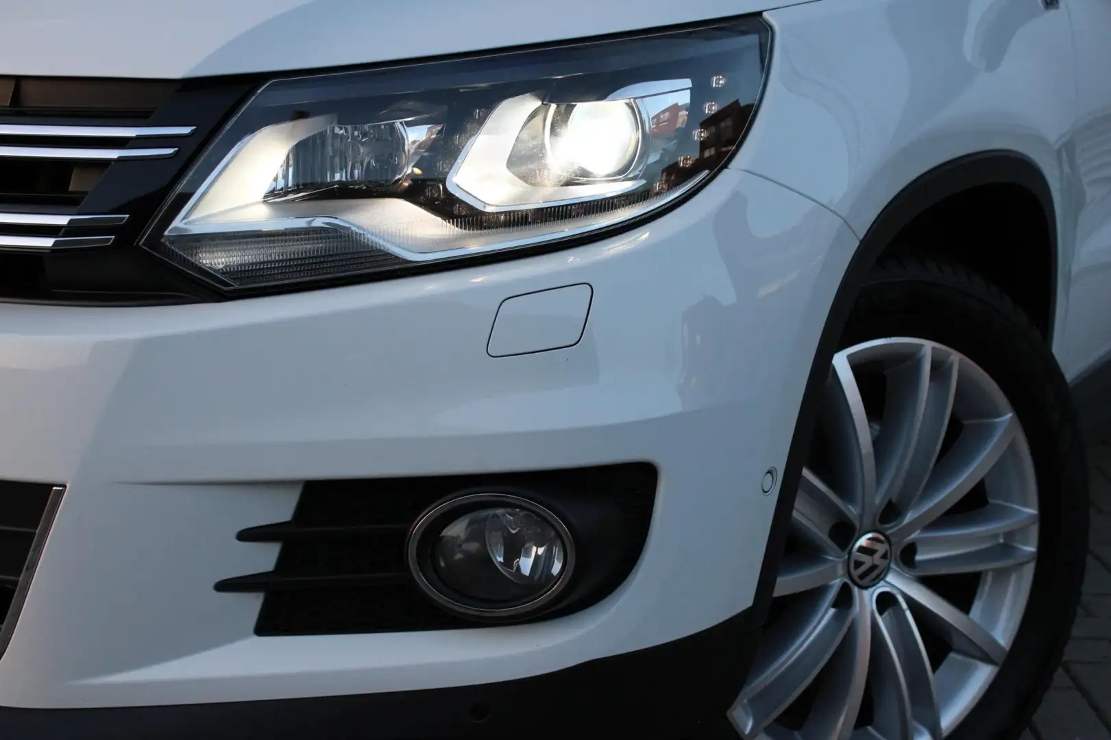 Volkswagen Tiguan 1.4 TSI CUP 160PK DSG PANO I LED I CAMERA I EL. TR Weiß - 2