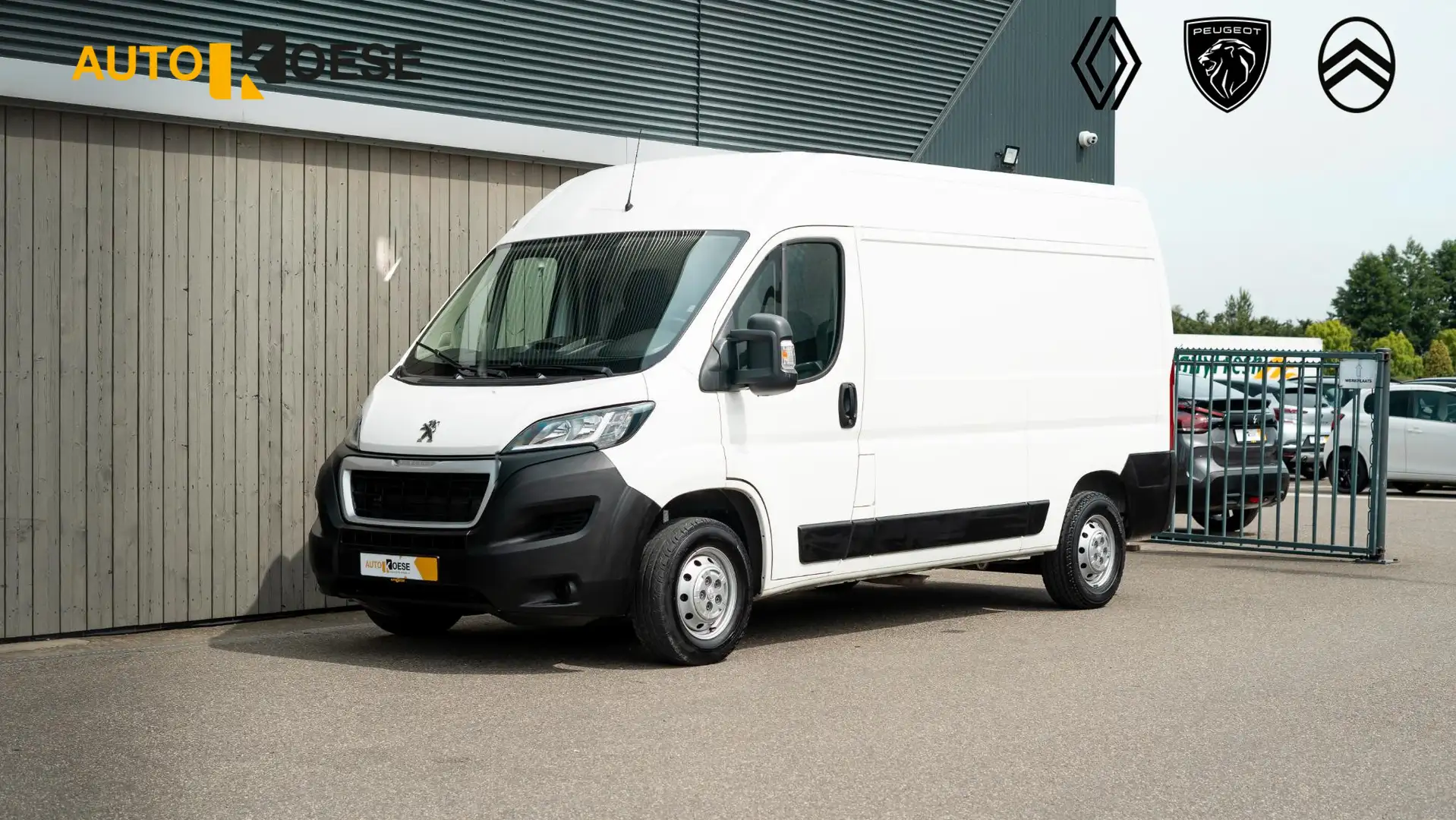 Peugeot Boxer 330 2.2 BlueHDi 140 L2H2 Premium | Navigatie | Hou Wit - 1