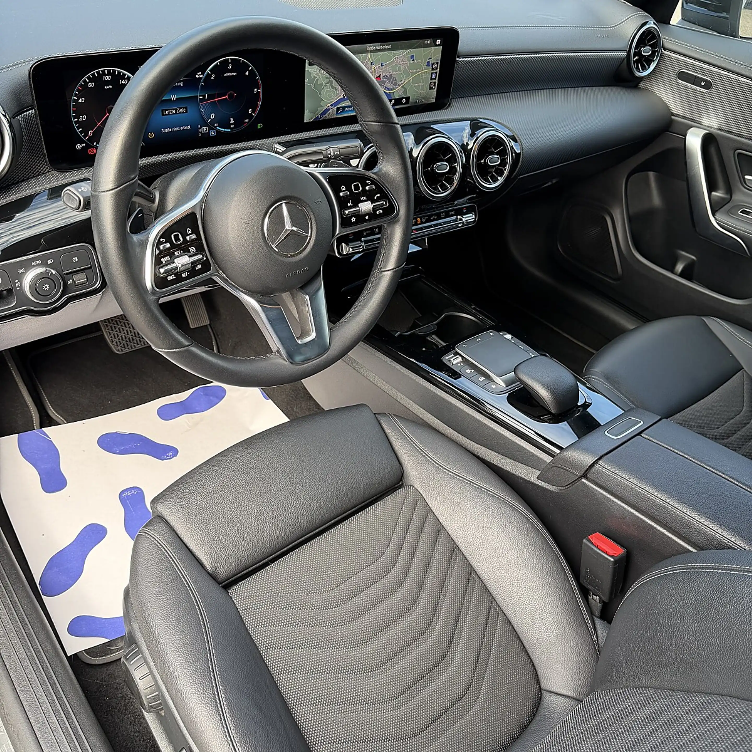 Mercedes-Benz CLA 220 d Aut. *Widescreen*Kamera*Led*Navi* — photo 12