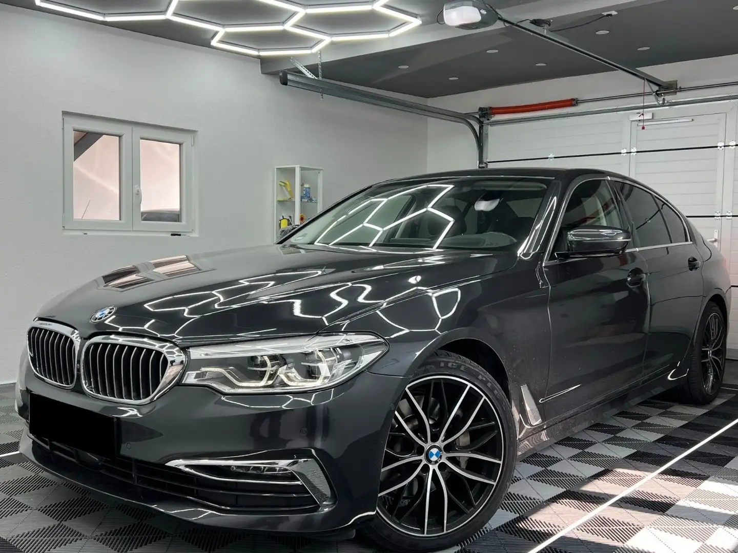 BMW 530 d xDrive LUXURY LINE/LED/VRTL COCPIT/ACC/H&K Grau - 1