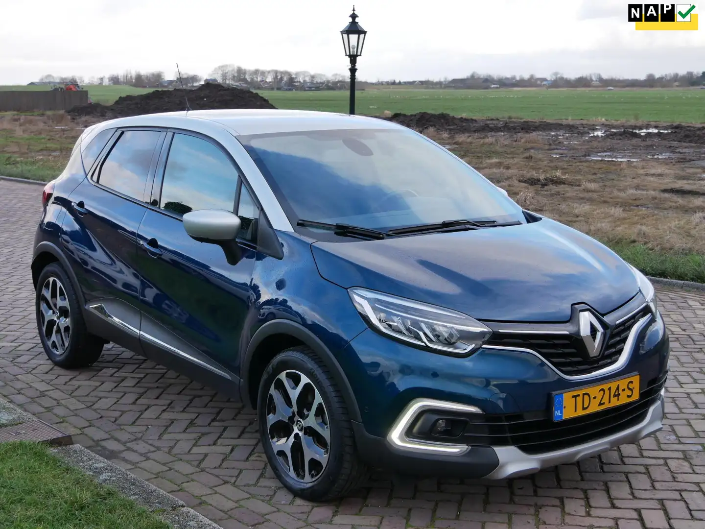 Renault Captur 1.5 dCi Intens AUT NAVI ** 8999 NETTO ** Blauw - 1