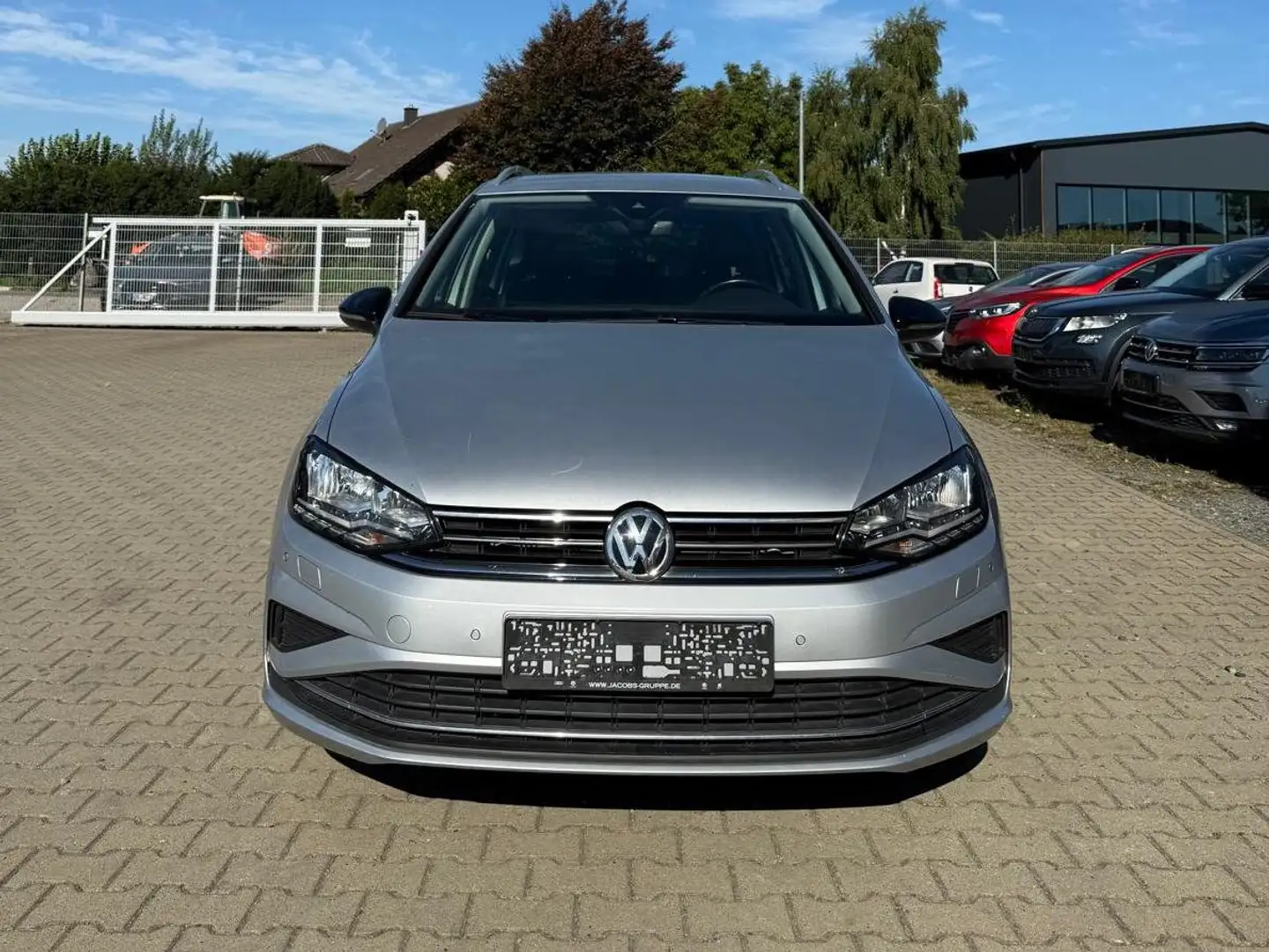 Volkswagen Golf Sportsvan IQ.DRIVE Silber - 1