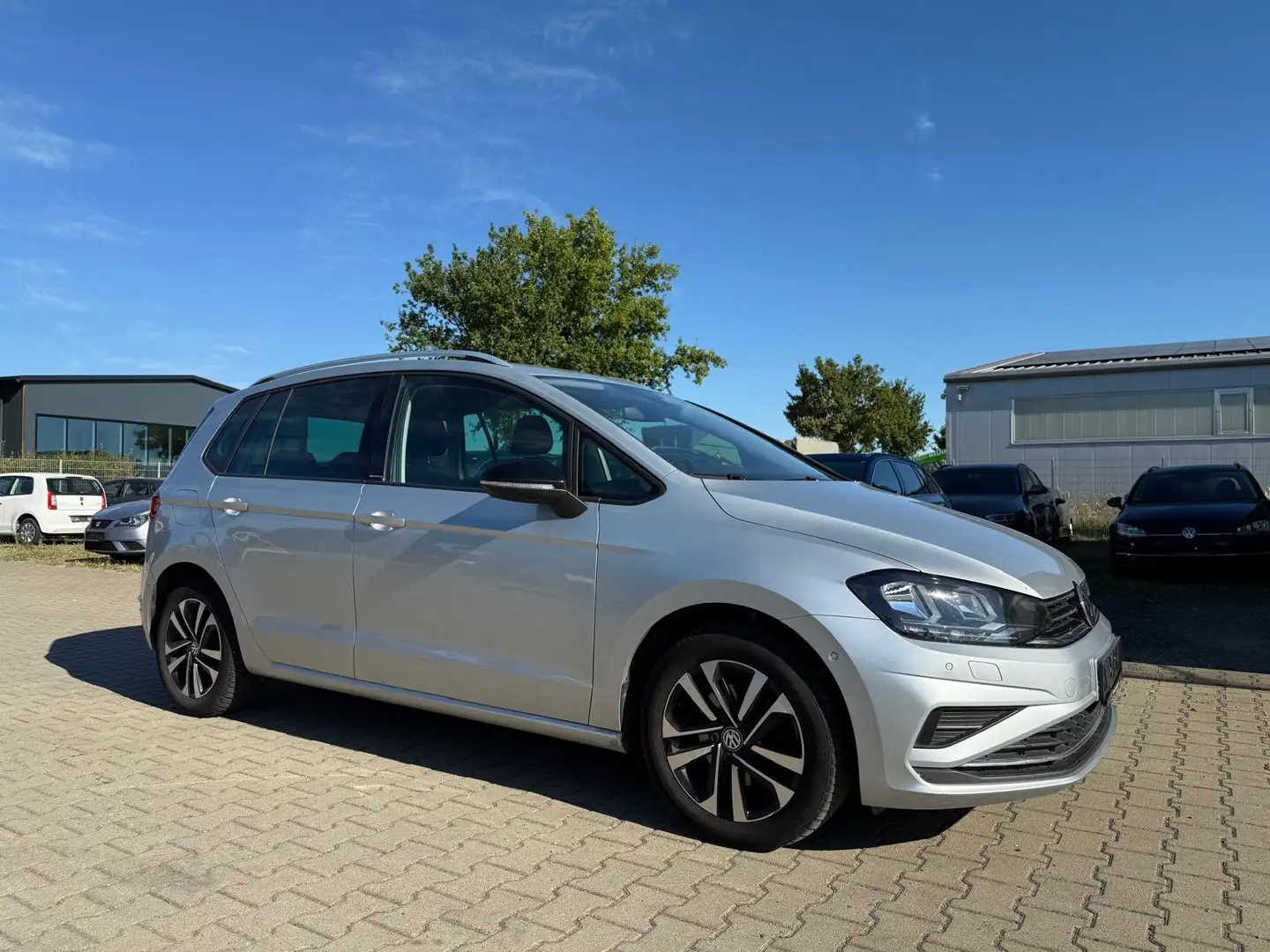 Volkswagen Golf Sportsvan IQ.DRIVE Silber - 2