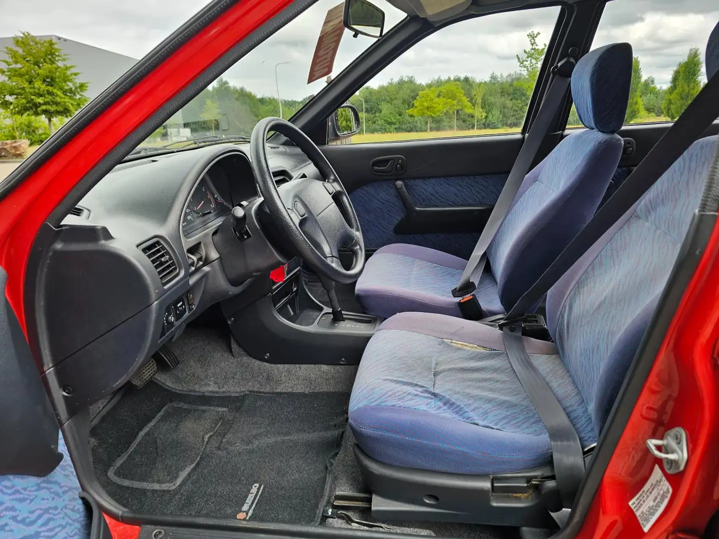 Suzuki Swift 1.0 GLX 5-deurs AUTOMAAT Rood - 2