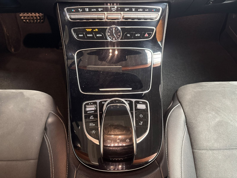 Mercedes-Benz E 400 T d AMG 4M+1HAND+360°+20ZOLL+AHK+BURMESTER — photo 11