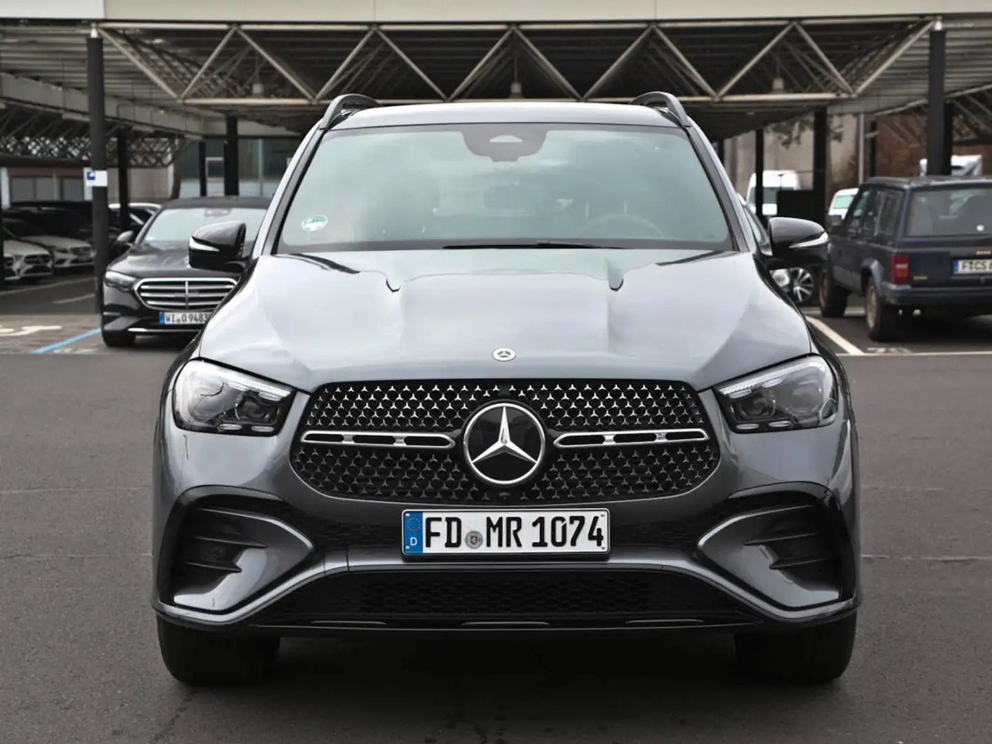 Mercedes-Benz GLE 300 d 4MATIC AMG Night Airmatic Panorama AHK Szary - 2