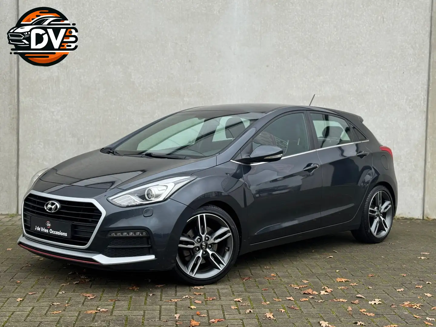 Hyundai i30 1.6 GDI TUBRO 186 PK NAVI CAMERA PDC CLIMAT LED LM Zwart - 1