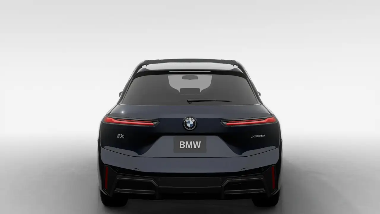 BMW iX снимка BMW iX