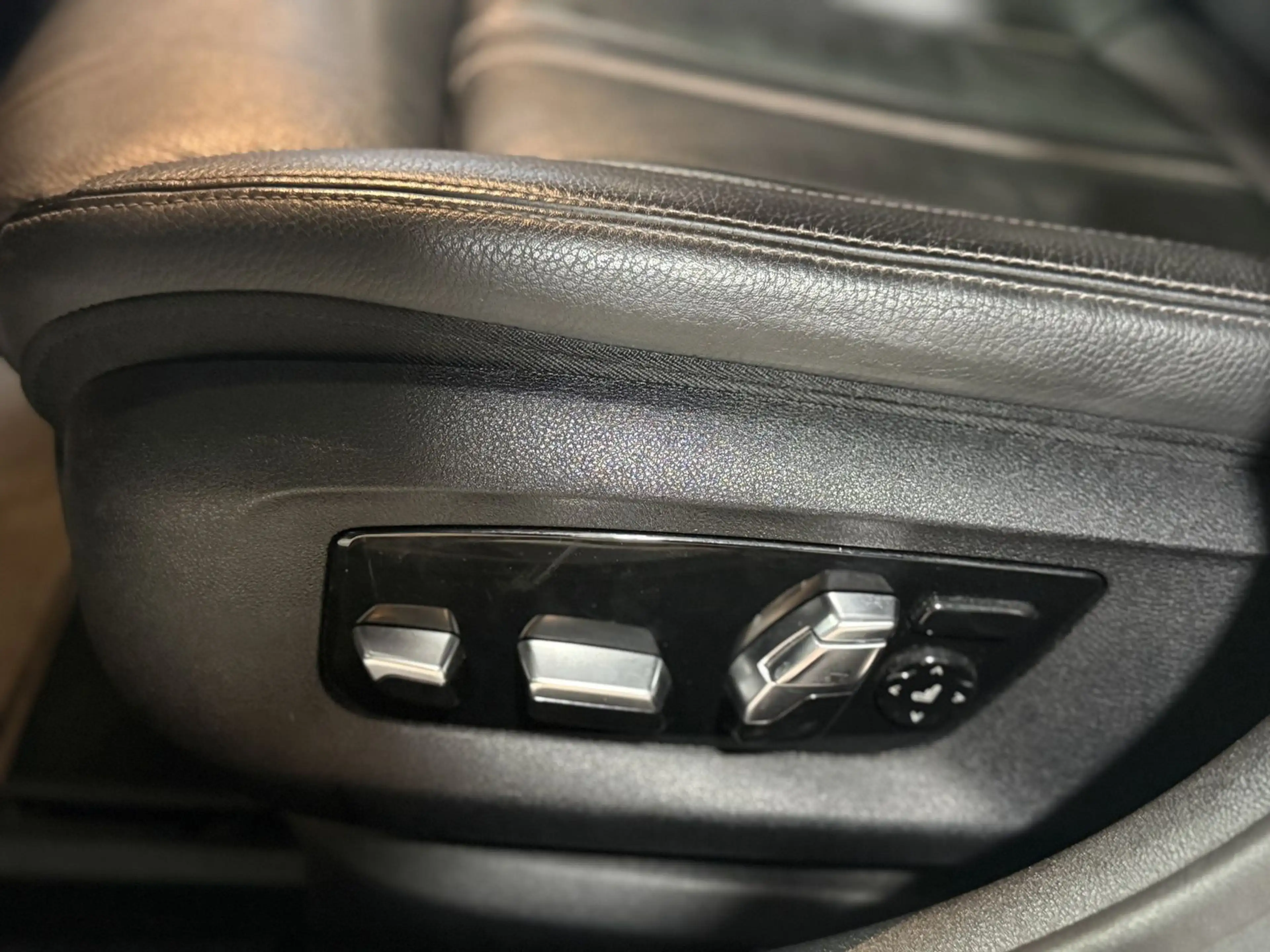 BMW 540 540i*xDrive*PANO*MASSAGE*LED — photo 10