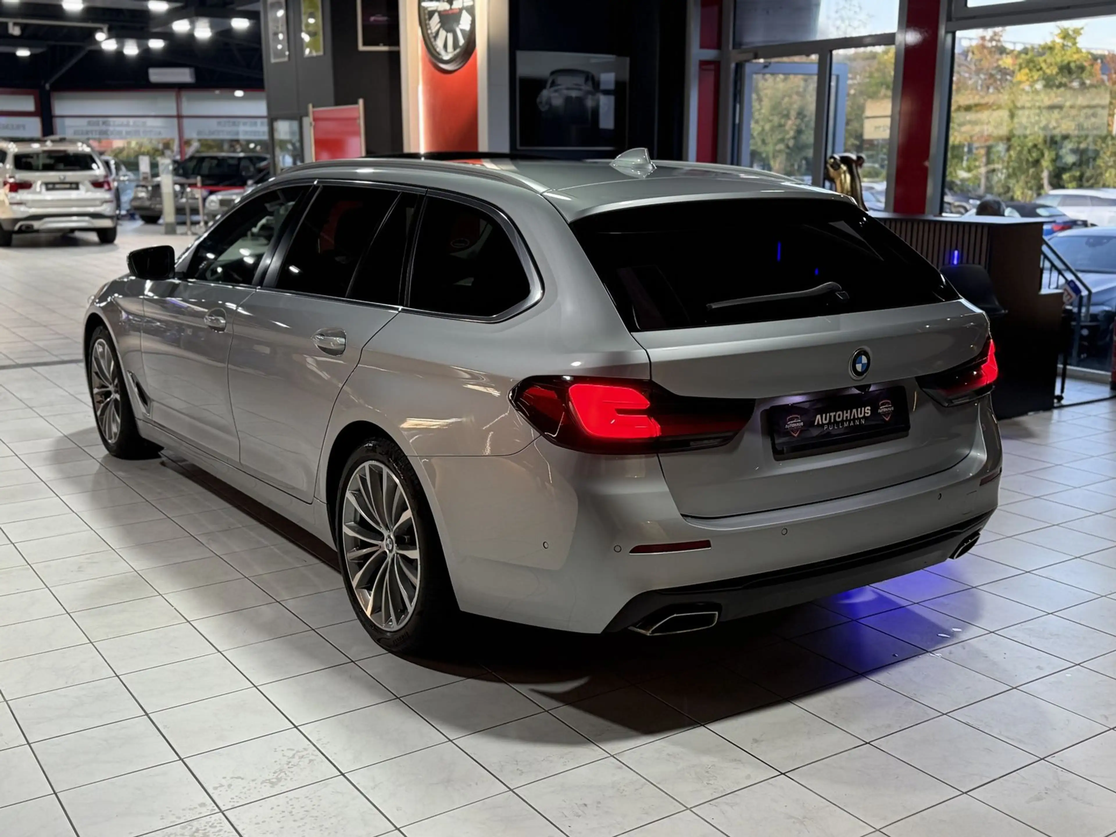 BMW 540 540i*xDrive*PANO*MASSAGE*LED — photo 2