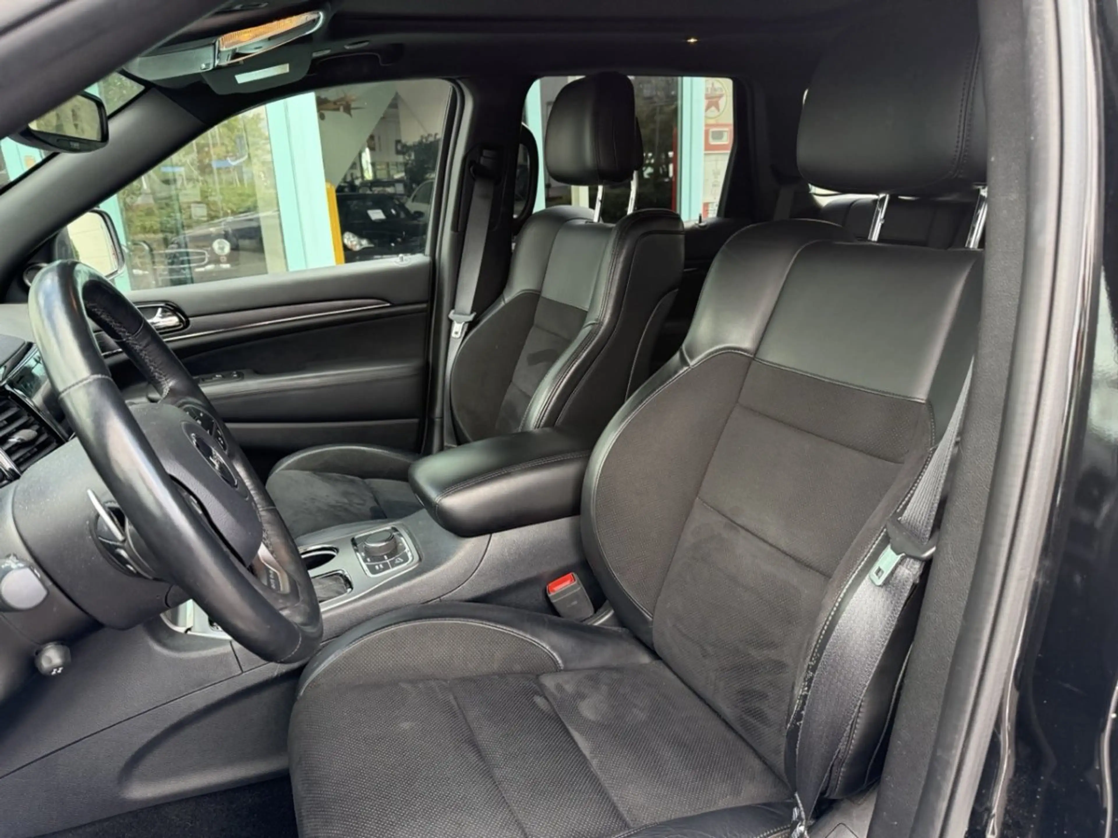 Jeep Grand Cherokee S 4x4 — photo 12