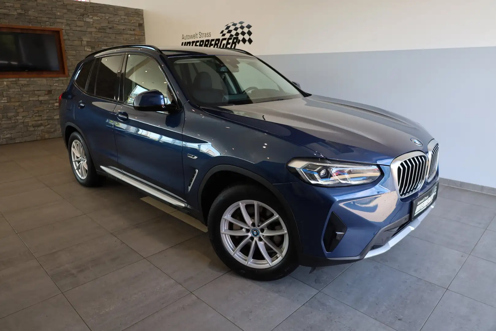 BMW X3 xDrive30e Head-Up HiFi DAB LED WLAN RFK Blau - 1