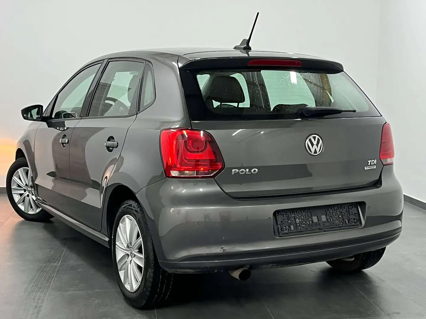 Volkswagen Polo 1.6 CR TDi - Navi - Airco - 1erMain - Carnet Gris - 2