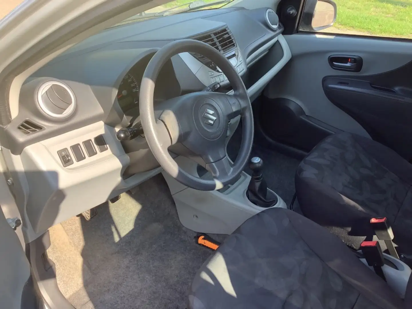 Suzuki Alto 1.0 COMFORT PLUS Gris - 2