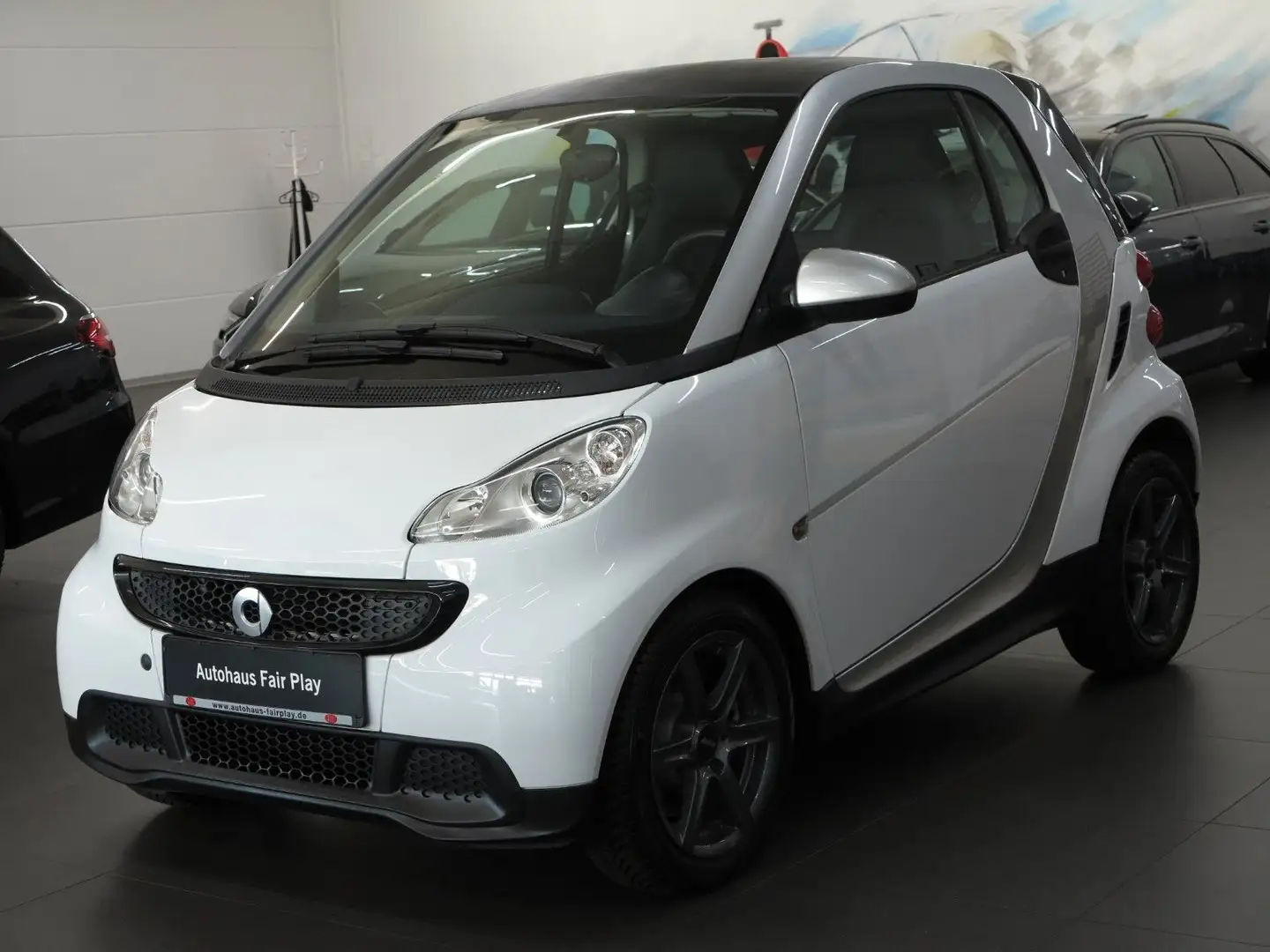 smart forTwo Coupe MHD SERVO/KLIMA/2.HAND/UNFALLFREI! Weiß - 1