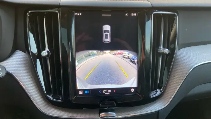 Volvo XC60 2023, foto 19
