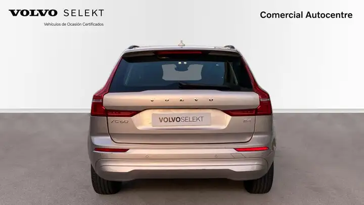 Volvo XC60 2023, foto 4