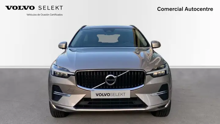Volvo XC60 2023, foto 3