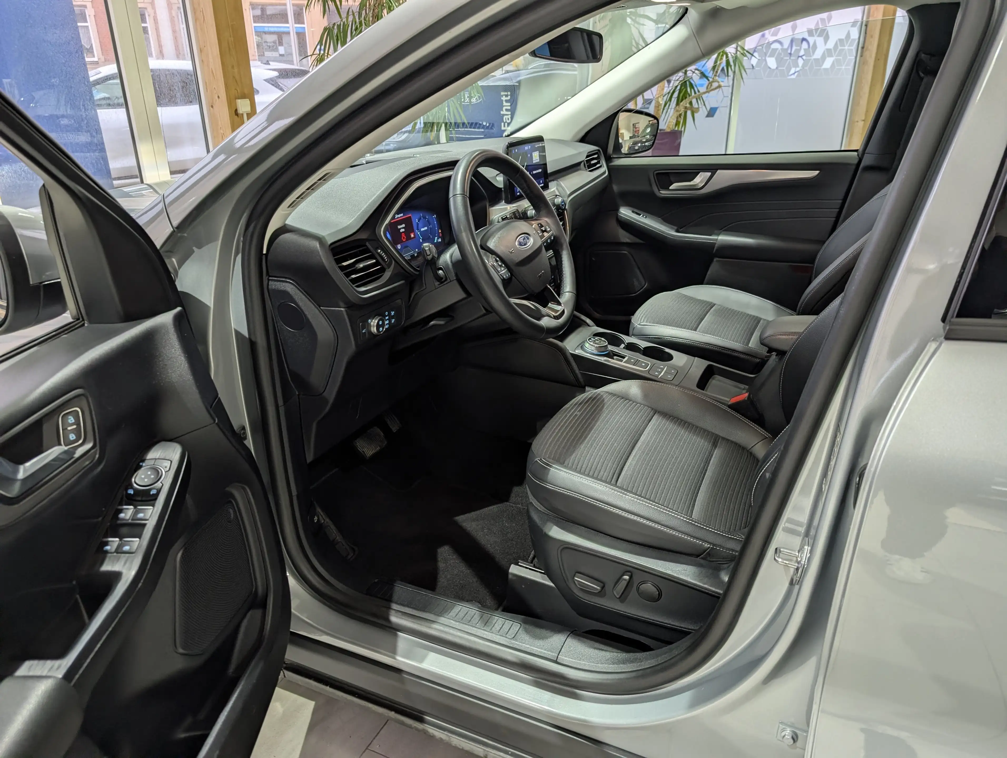 Ford Kuga Titanium X Head-Up / elektr. Heckklappe — photo 9