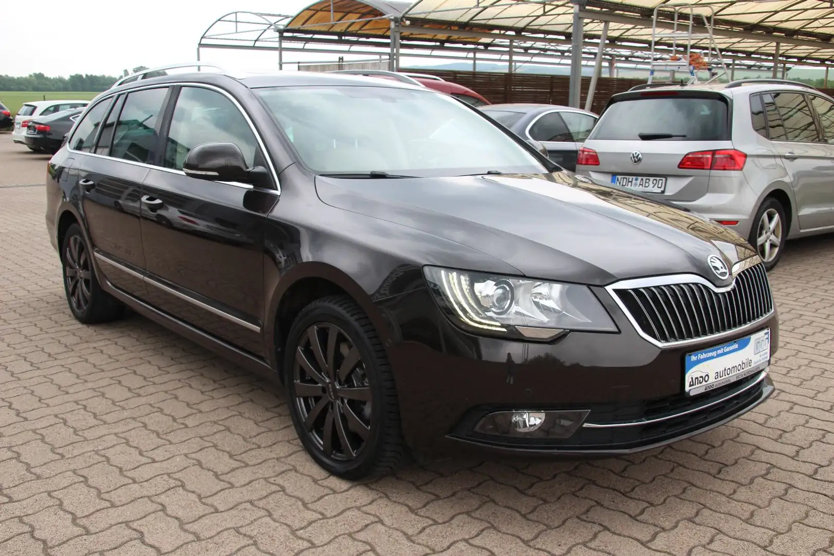 Skoda Superb 2.0 Combi Elegance 4X4 Leder/Navi/Xenon Braun - 2