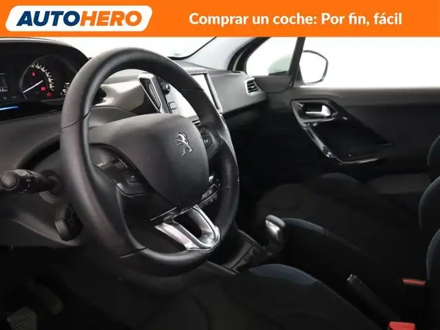 Peugeot 208 view 12