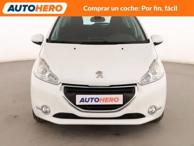Peugeot 208 view 9
