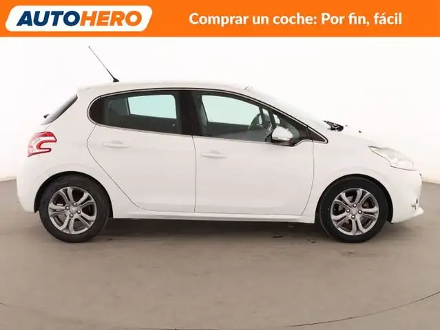 Peugeot 208 view 7
