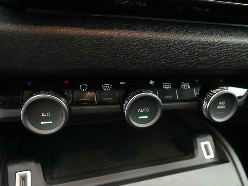 Citroen C4 X 1.2 T 130 AUT MAX | GPS | Camera | Alu18 — photo 15