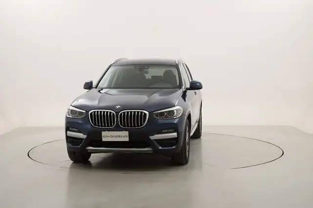BMW X3 view 8