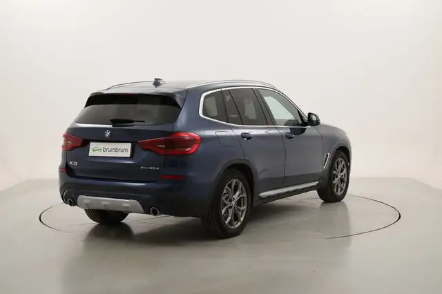 BMW X3 view 2