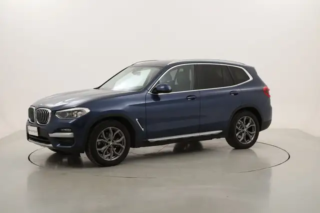 BMW X3 view 5