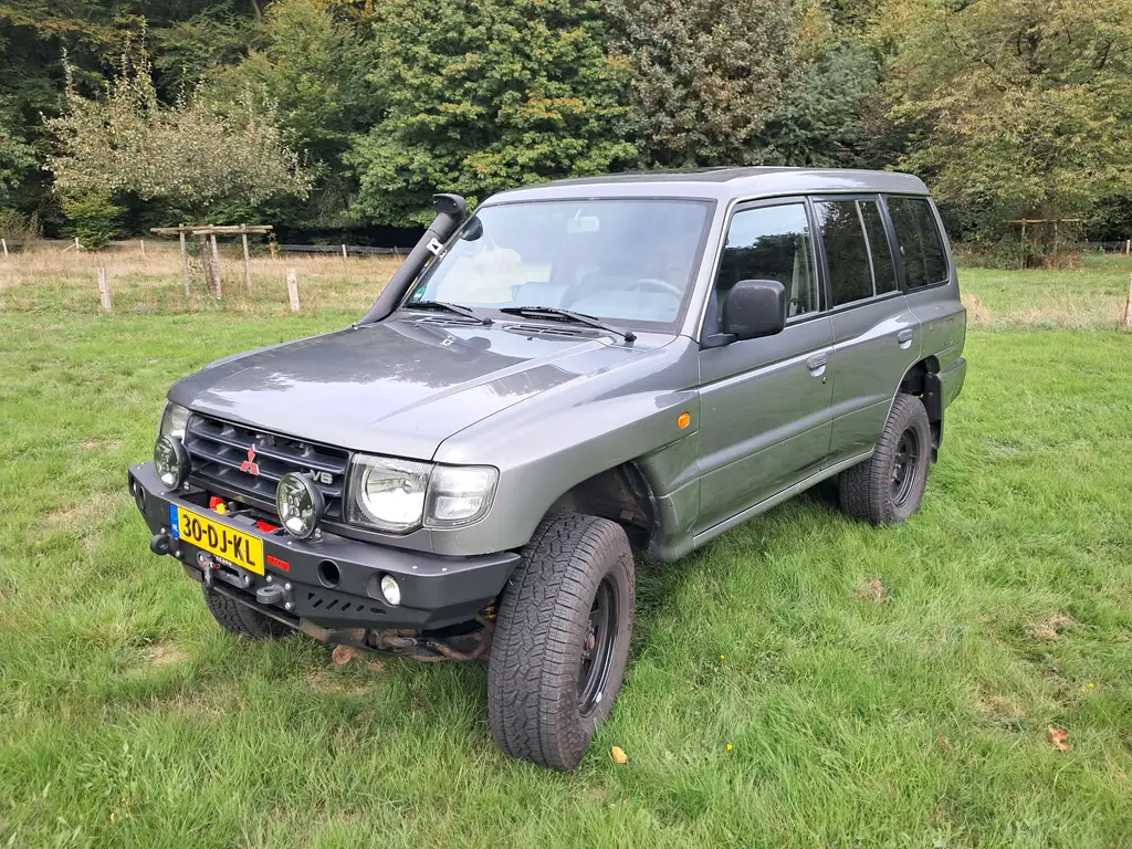 Mitsubishi Pajero 1999 из Европы — купить под ключ