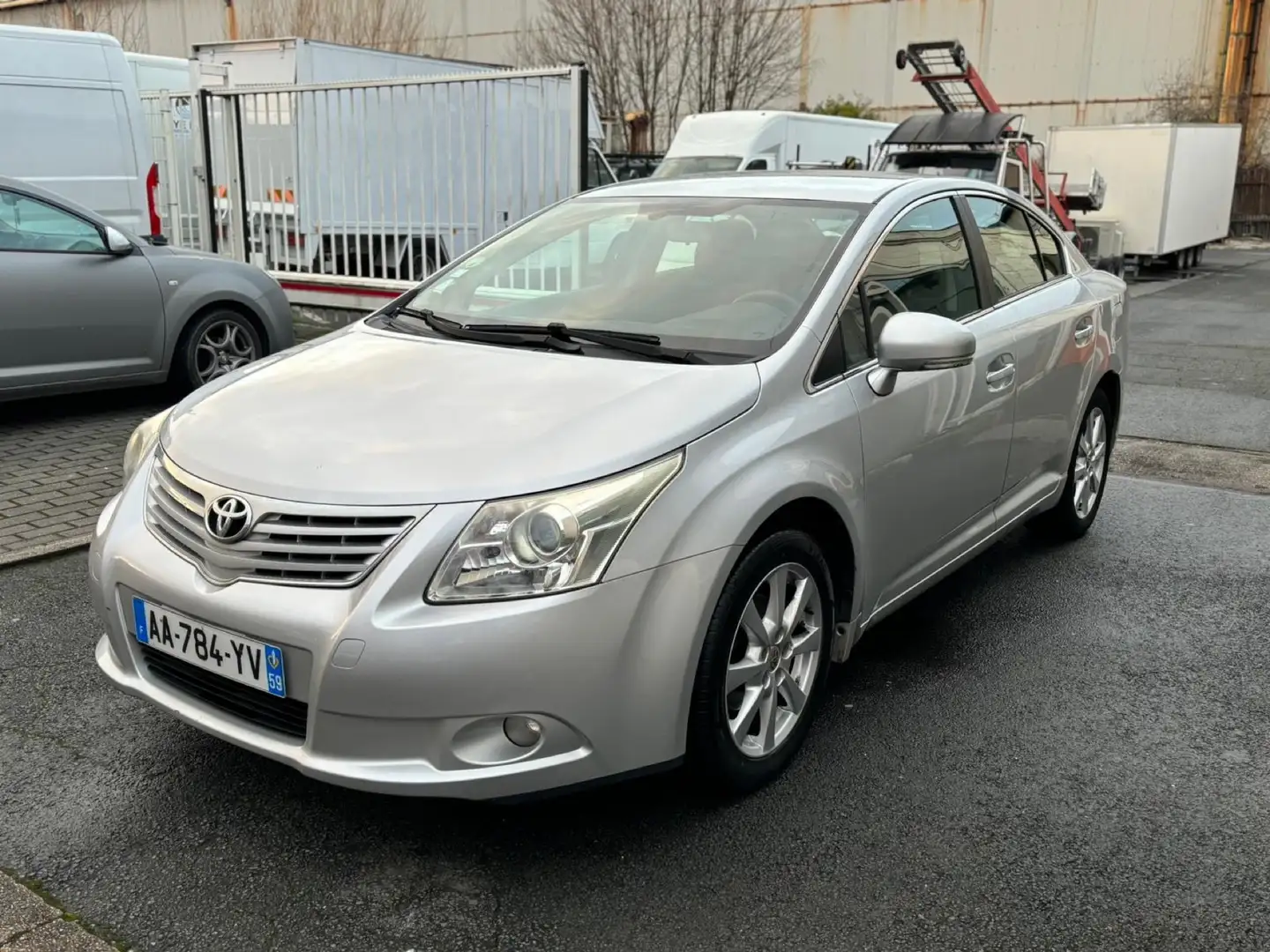 Toyota Avensis 2.0 Turbo D4D 16v Linea Terra DPF Zilver - 1