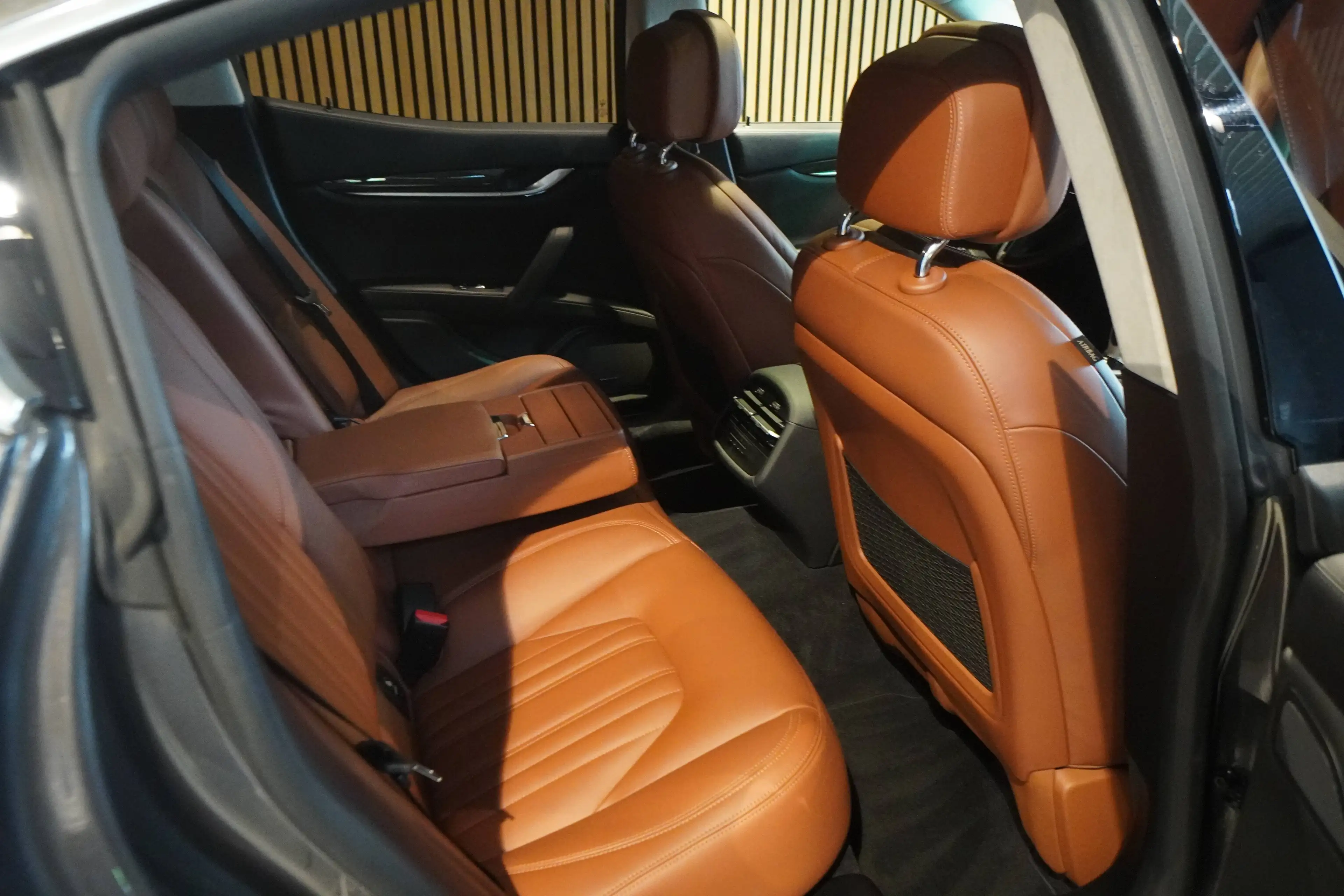Maserati Ghibli Ghibli Automatik S Q4-BRD-U-frei-Traum Zustand — photo 12