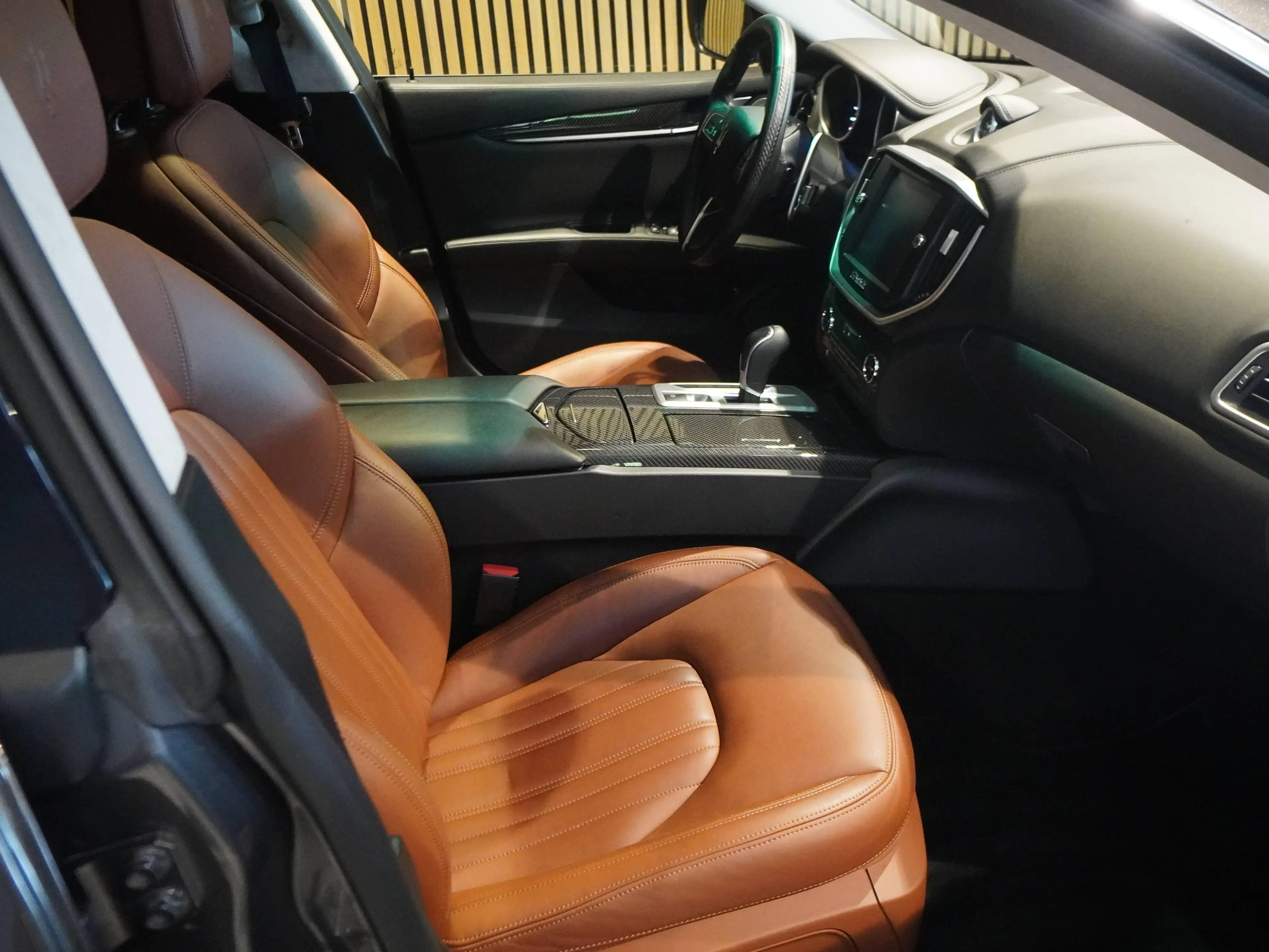 Maserati Ghibli Ghibli Automatik S Q4-BRD-U-frei-Traum Zustand — photo 10