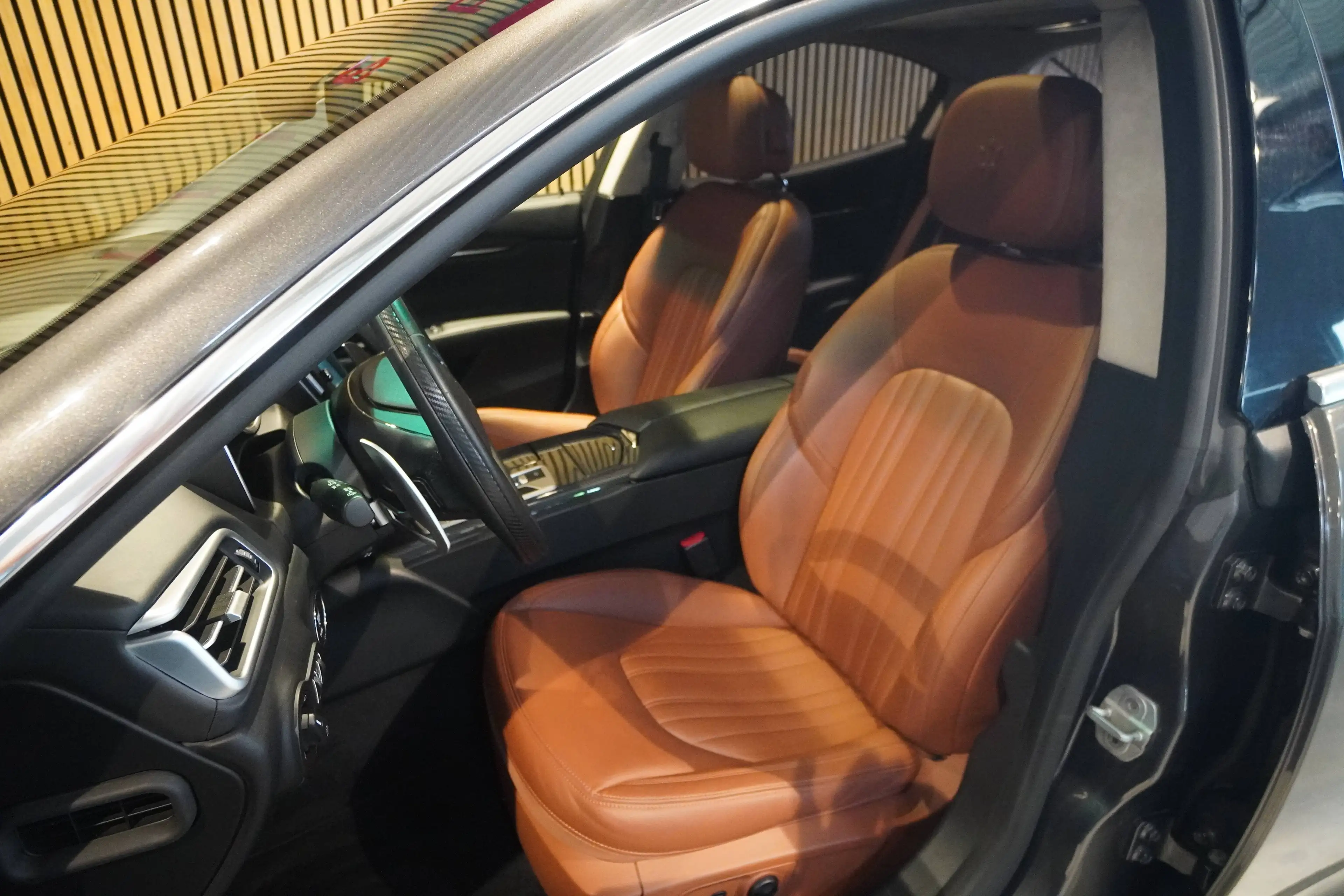 Maserati Ghibli Ghibli Automatik S Q4-BRD-U-frei-Traum Zustand — photo 8