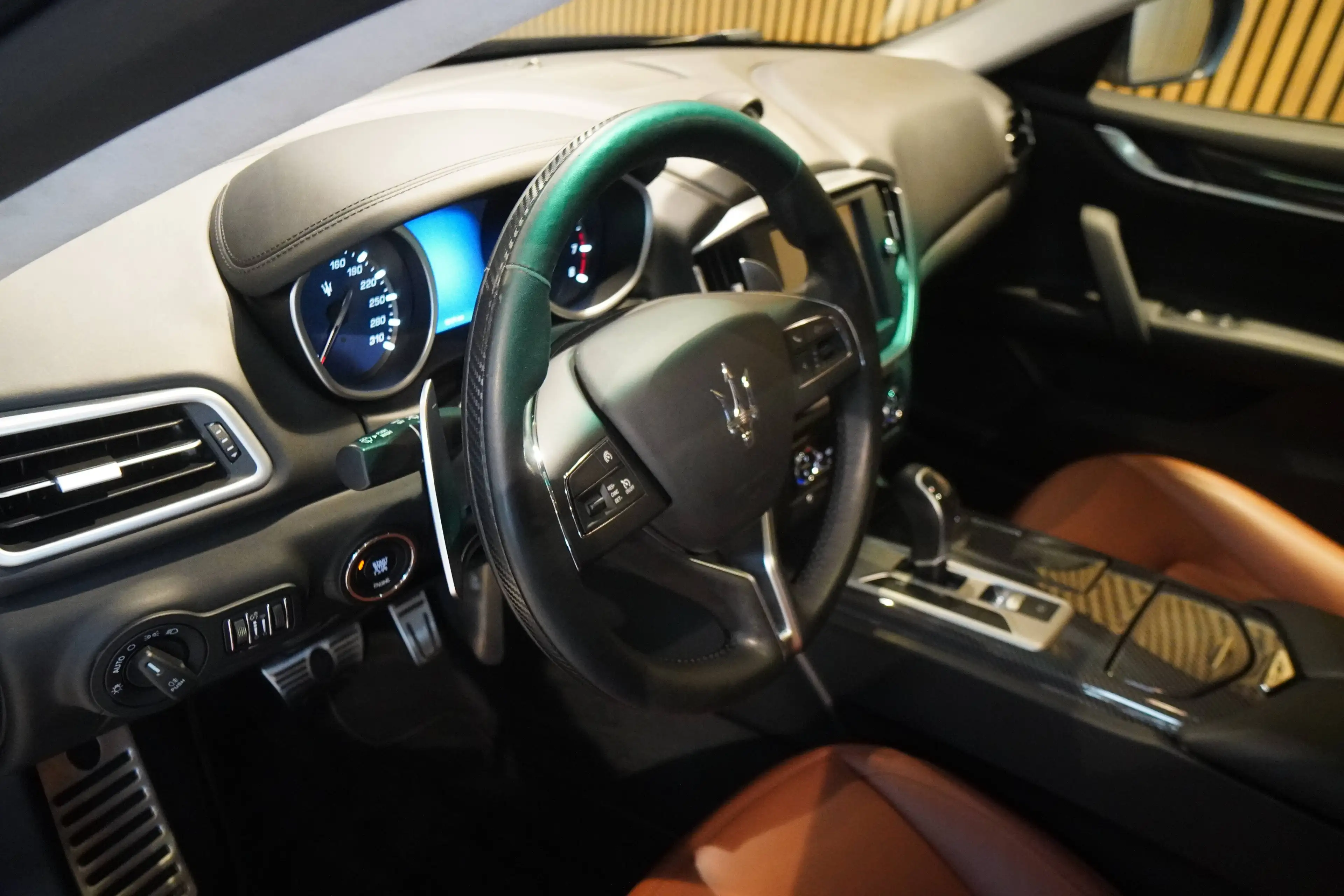 Maserati Ghibli Ghibli Automatik S Q4-BRD-U-frei-Traum Zustand — photo 2