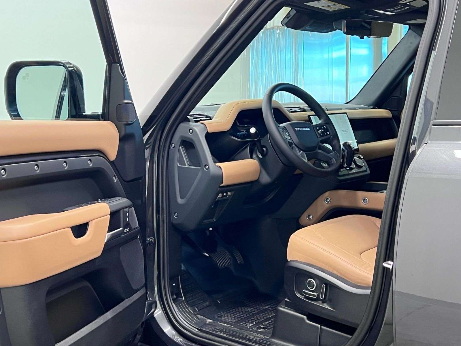 2026 Land Rover Defender 130 P400 X-DYNAMIC SE | 3RD ROW CPT CHAIRS thumb 23