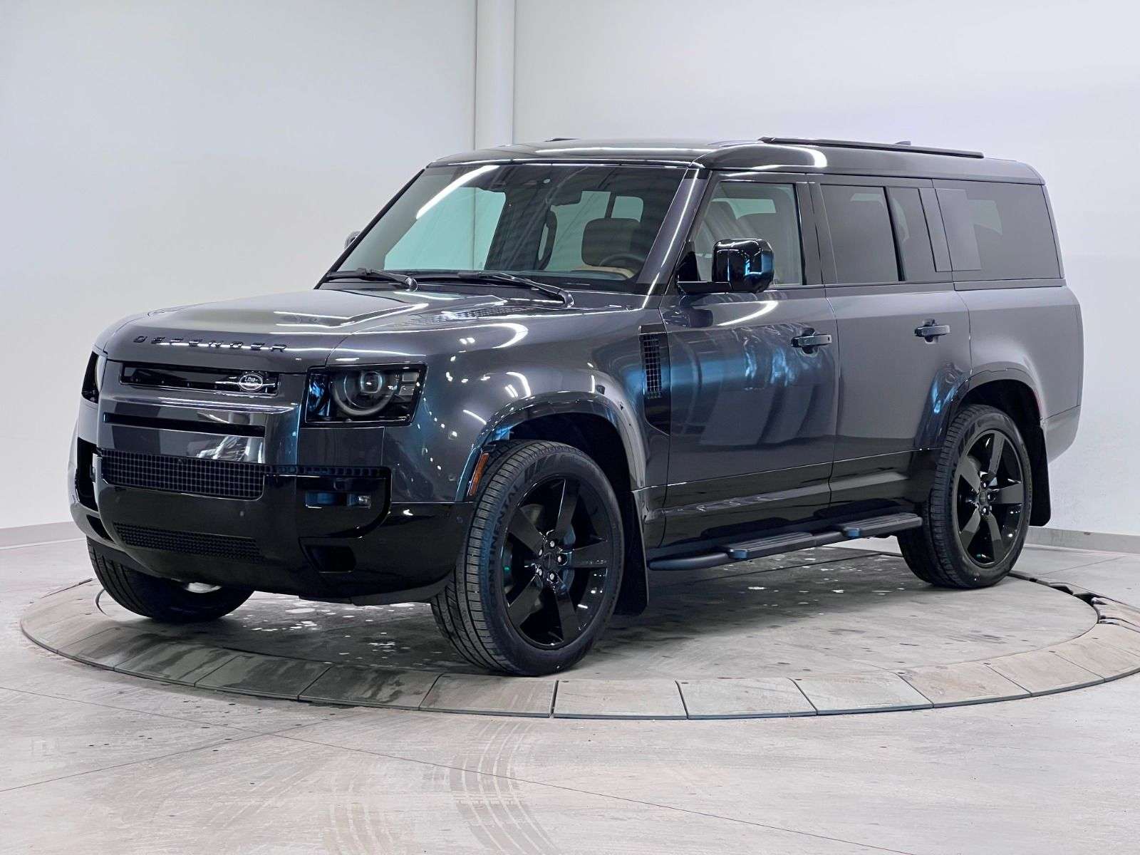 2026 Land Rover Defender 130 P400 X-DYNAMIC SE | 3RD ROW CPT CHAIRS