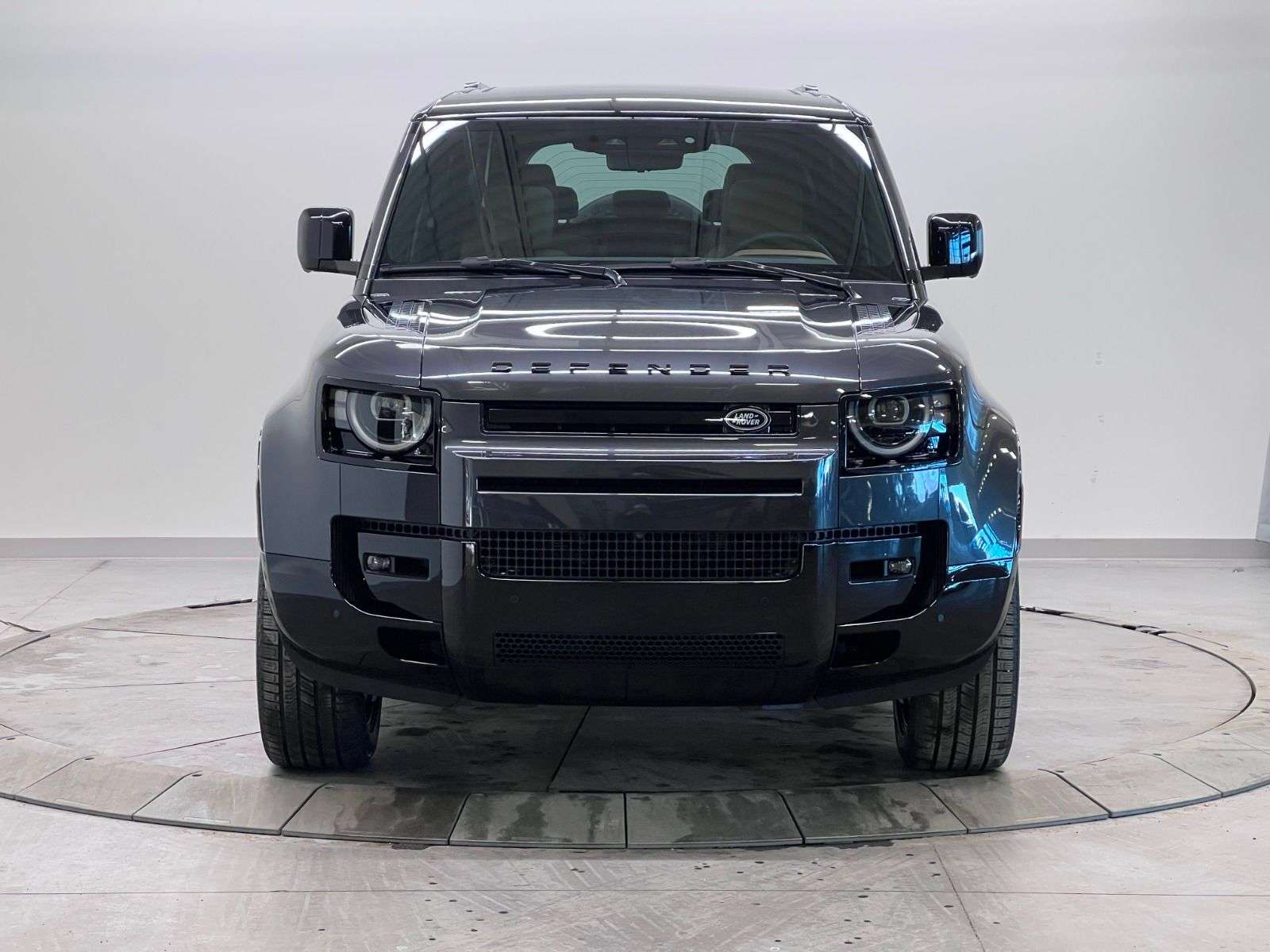 2026 Land Rover Defender 130 P400 X-DYNAMIC SE | 3RD ROW CPT CHAIRS alt 2