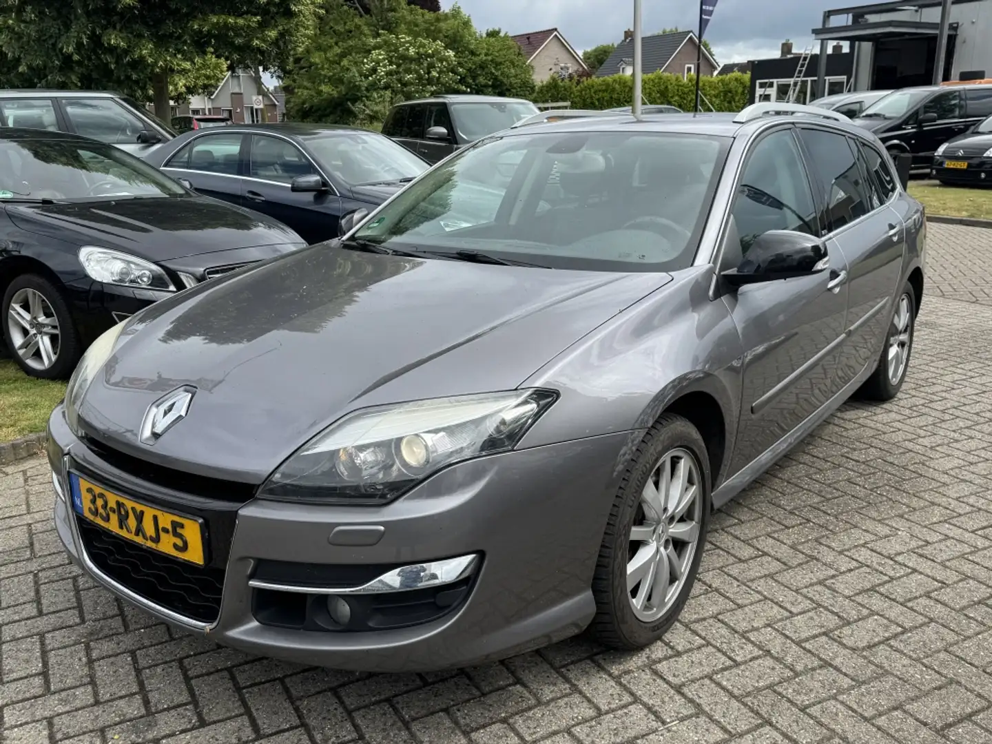 Renault Laguna Estate 2.0 DCI Parsienne Xenon 2011 Grijs EX BPM Grijs - 1