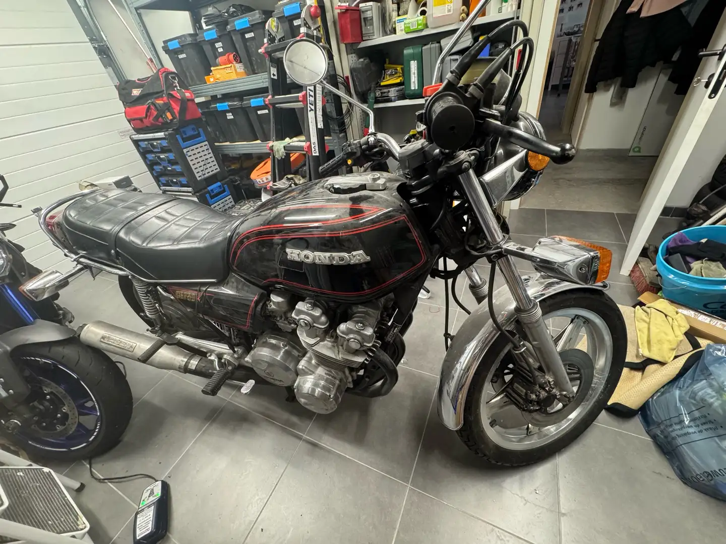 Honda CB 750 KZ - 2
