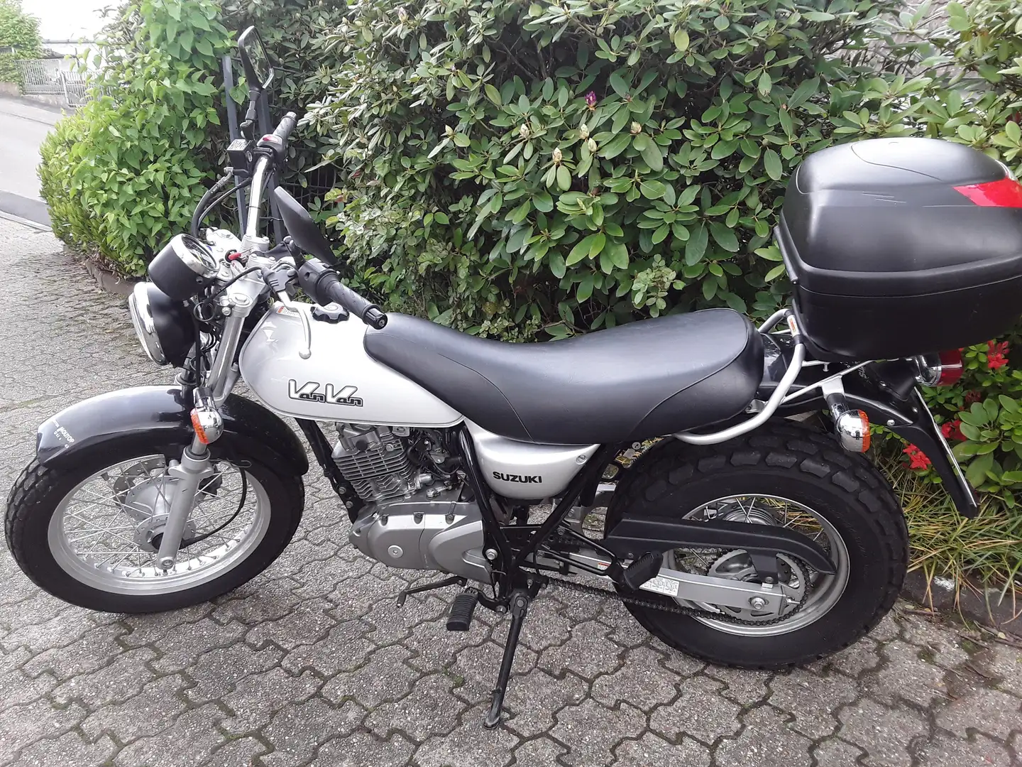 Suzuki VanVan 125 Срібний - 1
