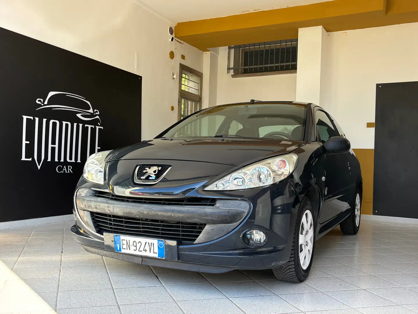Peugeot 206 206 Plus Plus 3p 1.1 Trendy eco-Gpl Negro - 1