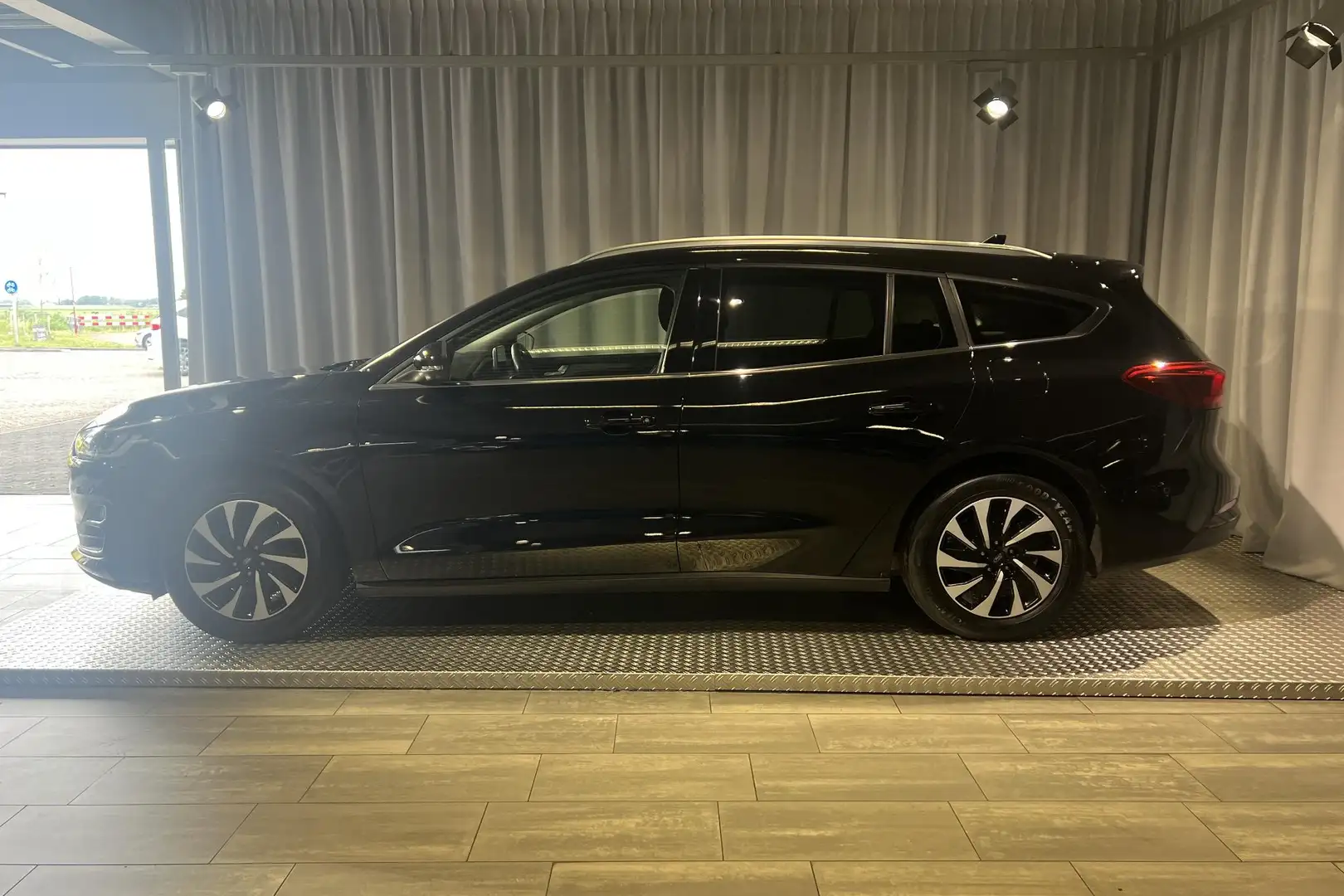 Ford Focus Wagon 1.0 EcoBoost Hybrid Titanium Style Noir - 2