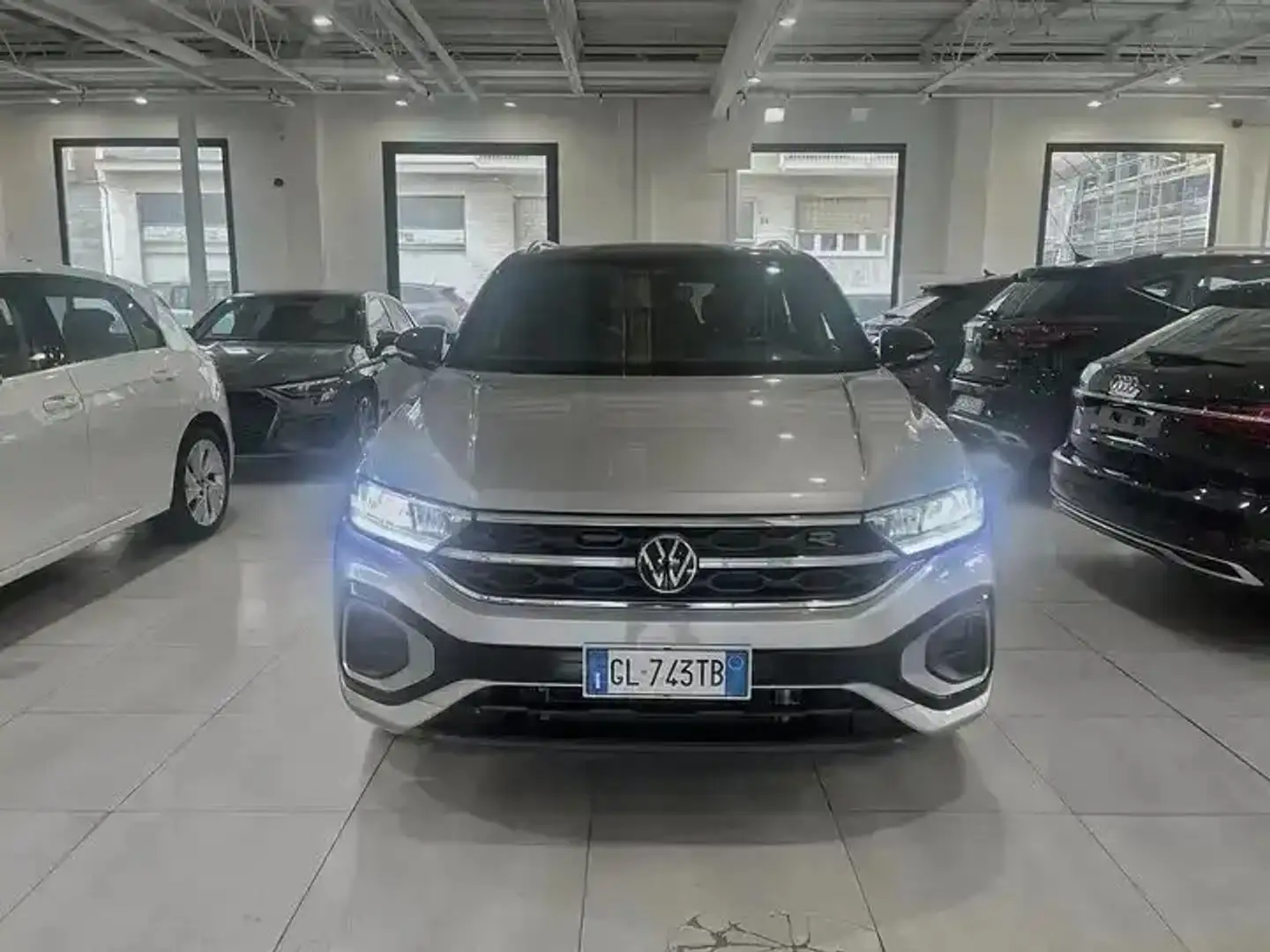Volkswagen T-Roc 2.0 tdi 115CV R-Line RESTILYNG MY22 Gris - 2