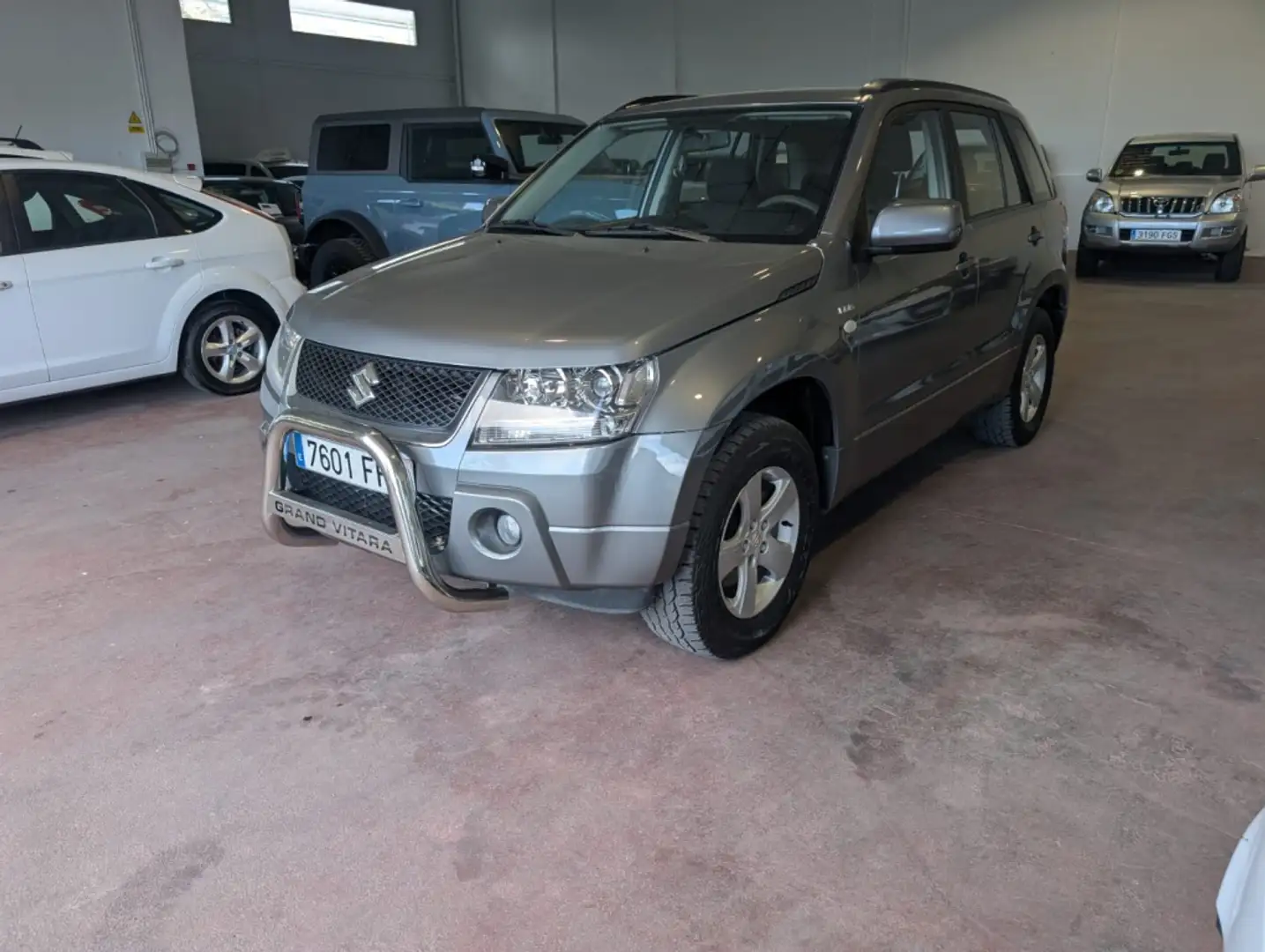 Suzuki Grand Vitara 1.9DDiS JLX Gris - 1