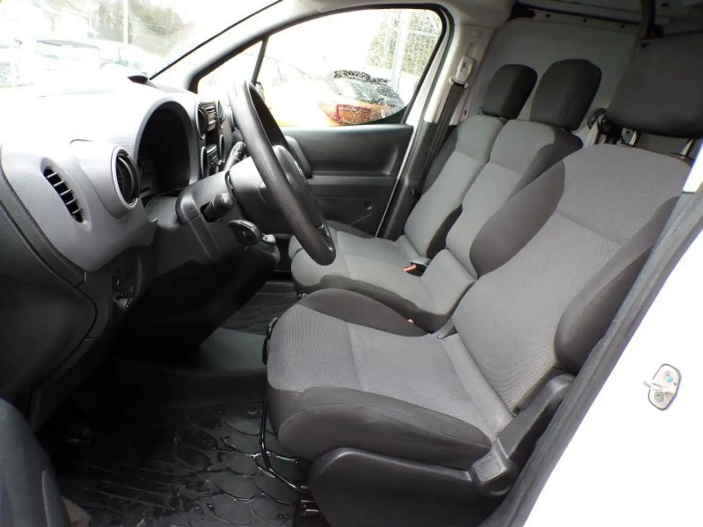 Citroen Berlingo 1.6HDi 75cv L1 H1 3pl. 04/17 87054km Airco Cruise Blanc - 1