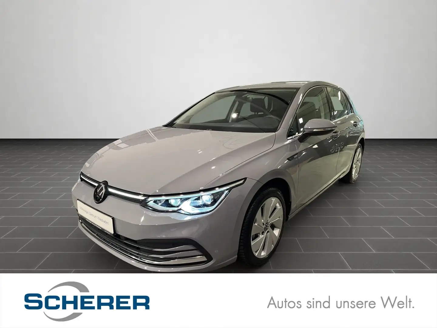 Volkswagen Golf VIII 1,5 TSI Style, Navi, Sitzh., IQLight, Grijs - 1
